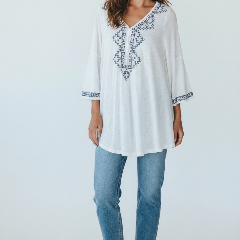 Umgee Embroidered V-Neck White Women's Tunic Top